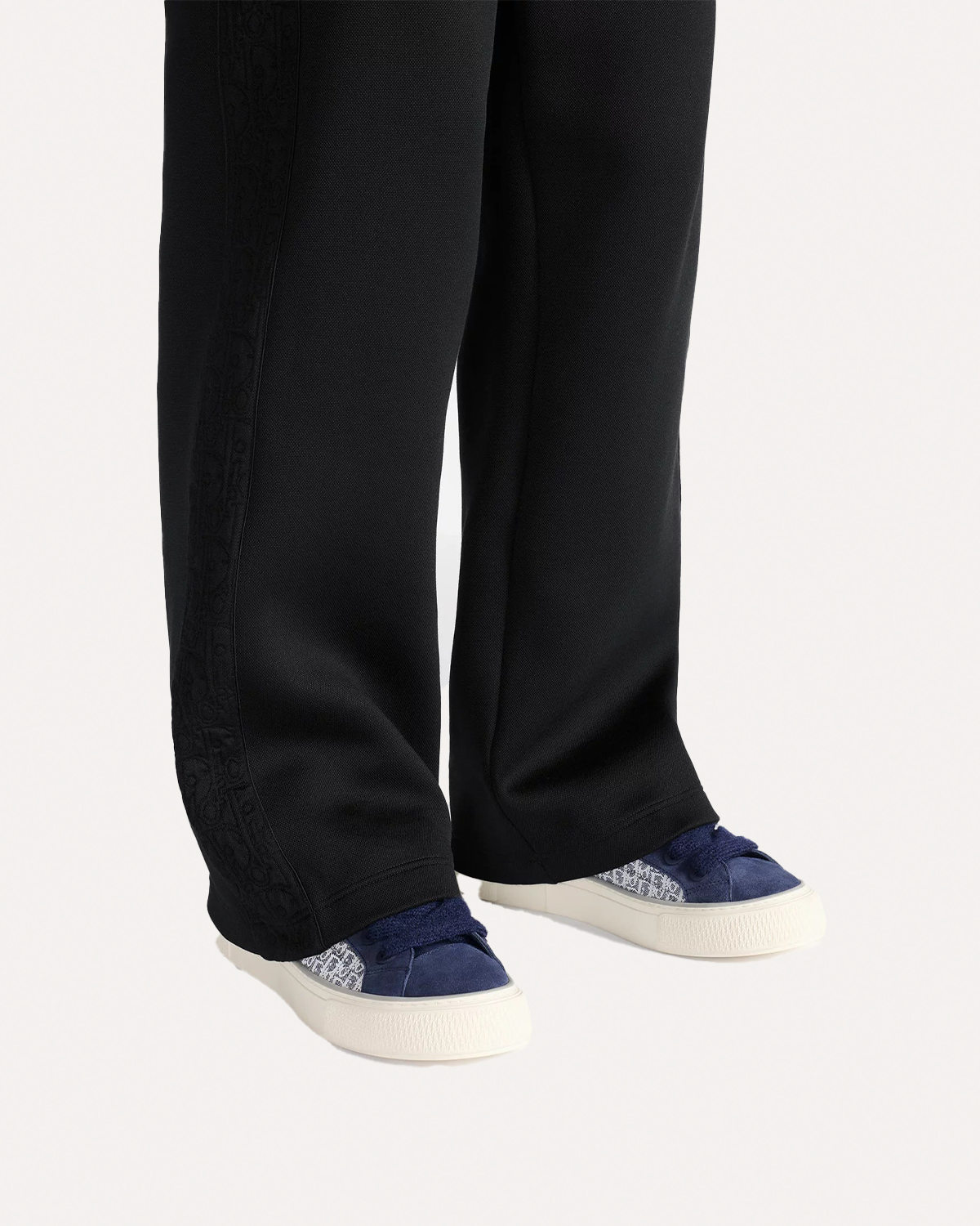 B33 SNEAKER