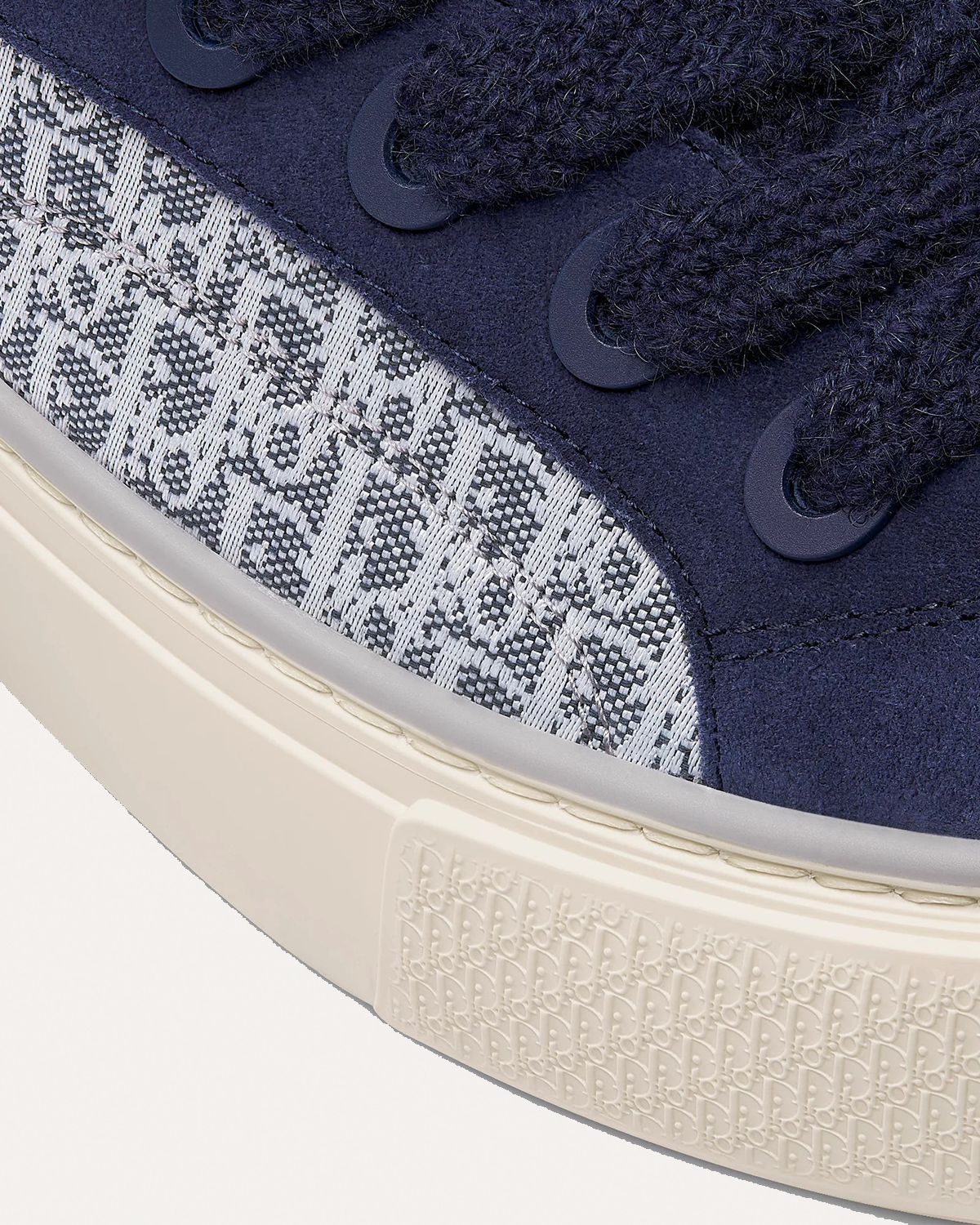 B33 SNEAKER